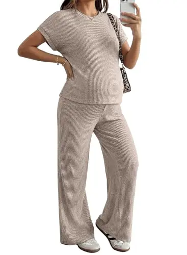 BLENCOT brown ribbed maternity lounge set with a short sleeve top and adjustable pants